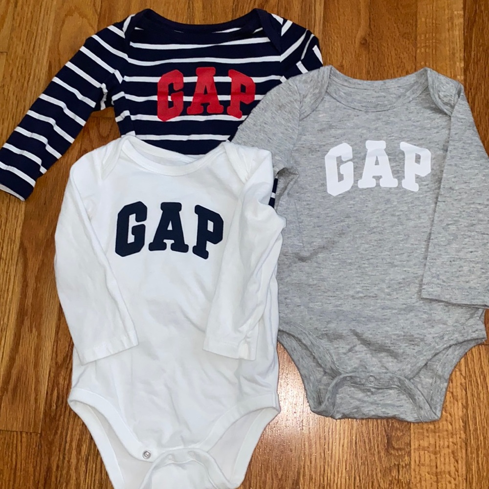 3-pk GAP long sleeve onesies